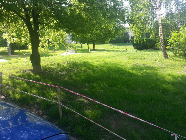 Zakładanie trawnika przy ul. Grota-Roweckiego 51a